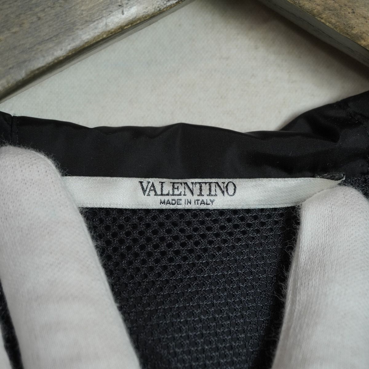 正規 VALENTINO ヴァレンティノ ヴァレンチノ ナイロン ジップ ジャケット ウィンド ブレーカー ブルゾン UV3CI3556FN 黒 サイズ48 3118Q♪