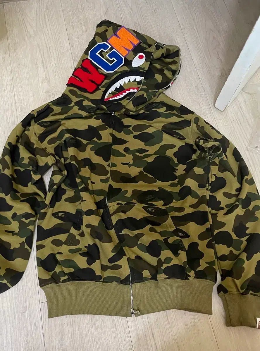 A BATHING APE カモフラージュ シャーク フード ジップアップ - メルカリ