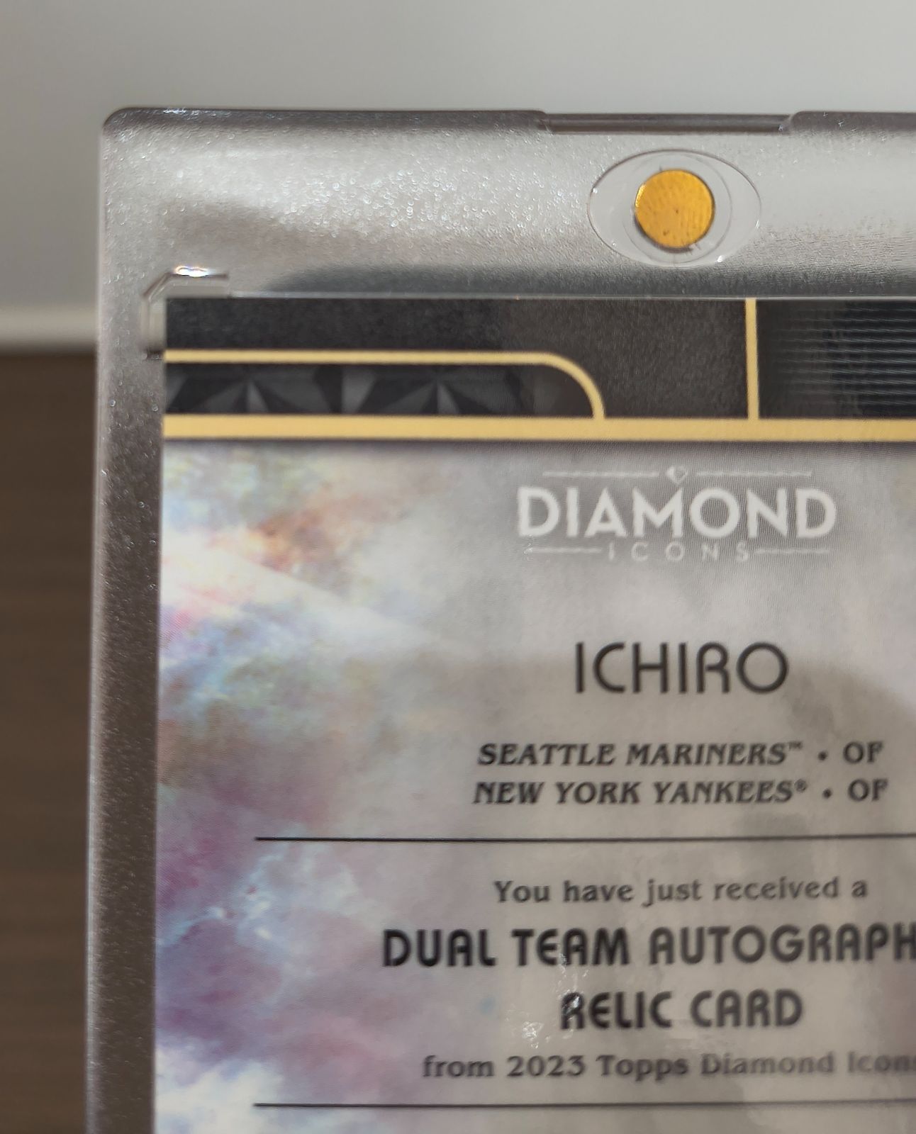 2023 TOPPS DIAMOND ICONS ICHIRO DUAL TEAM AUTOGRAPHED RELIC CARD