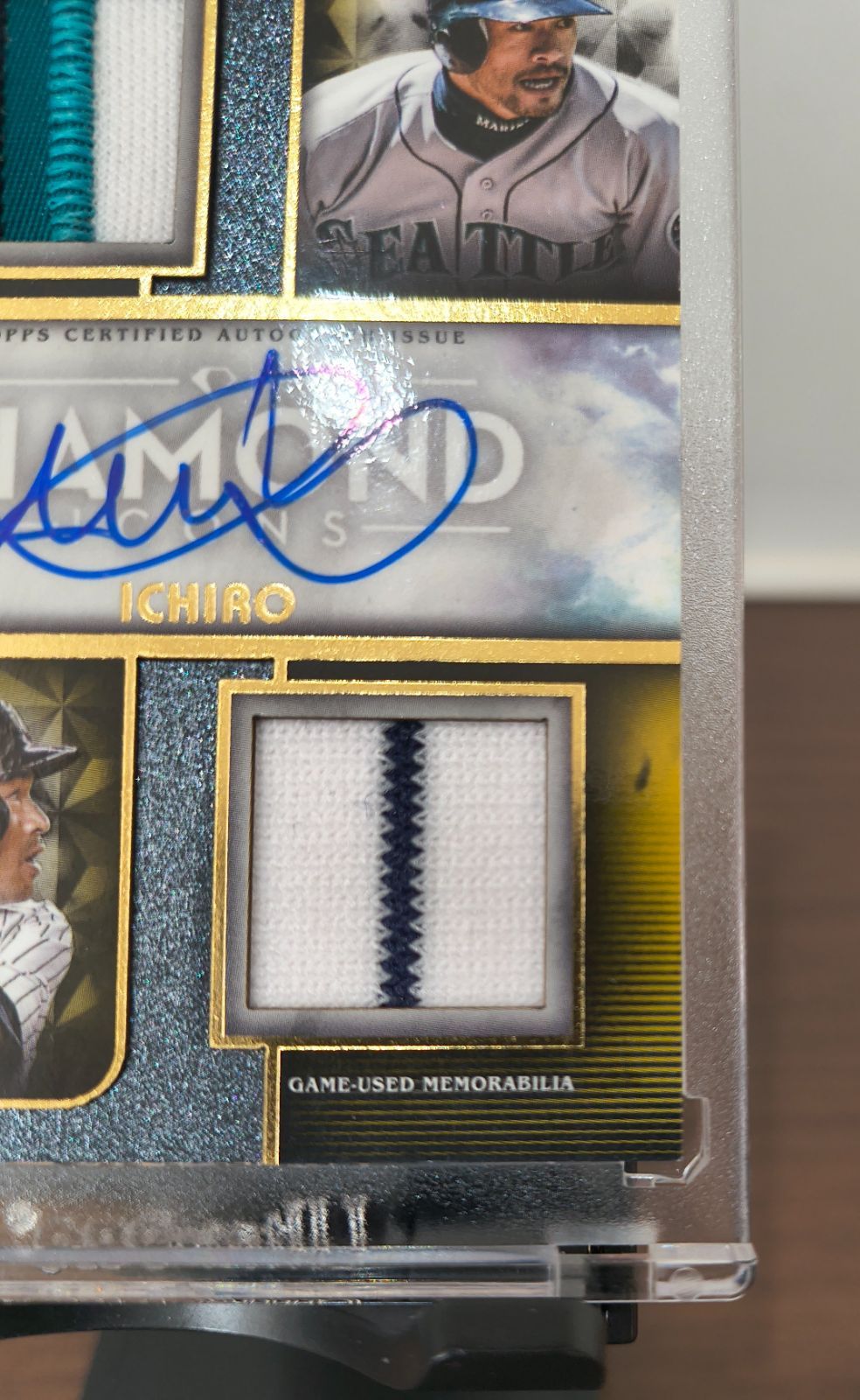 2023 TOPPS DIAMOND ICONS ICHIRO DUAL TEAM AUTOGRAPHED RELIC CARD