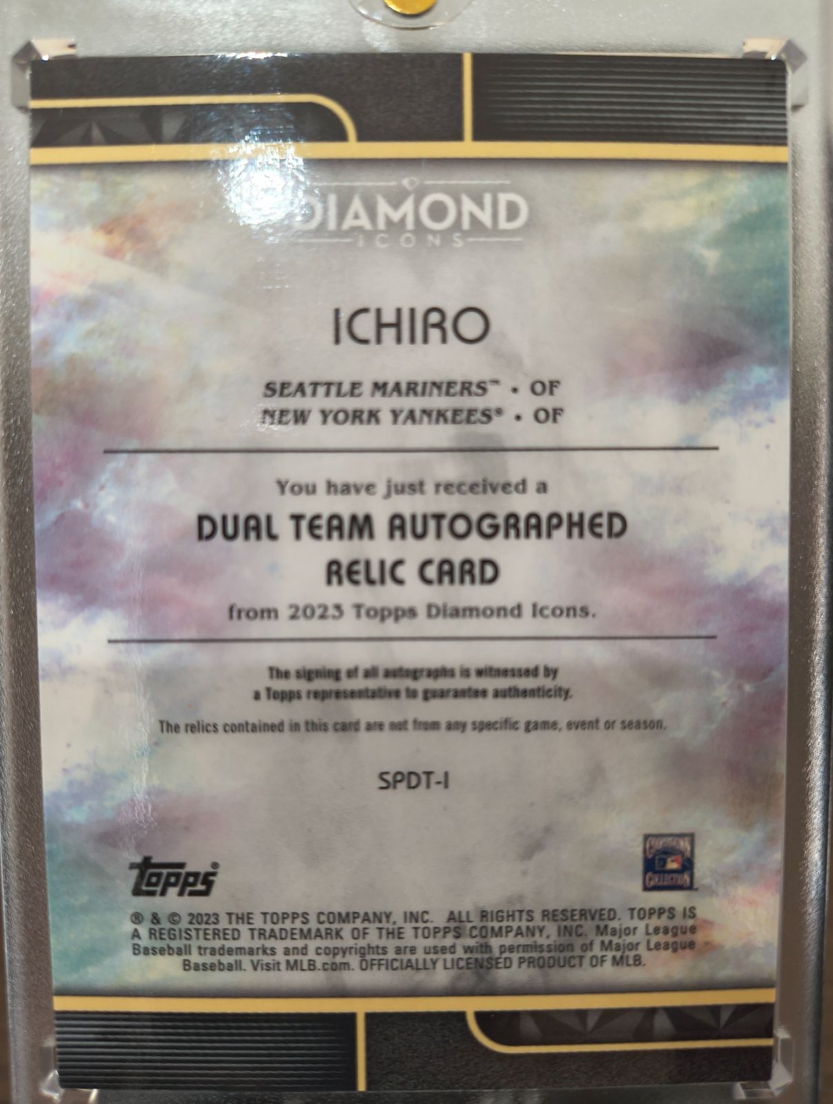 2023 TOPPS DIAMOND ICONS ICHIRO DUAL TEAM AUTOGRAPHED RELIC CARD
