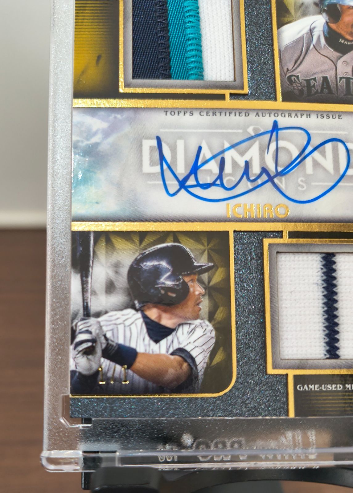 2023 TOPPS DIAMOND ICONS ICHIRO DUAL TEAM AUTOGRAPHED RELIC CARD