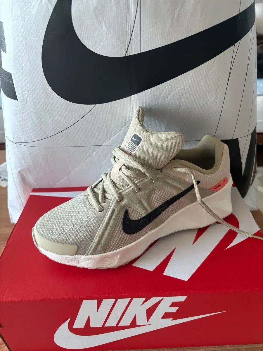 NIKE ナイキ Metro Tek 新品 出品 (送料込み9 0)
