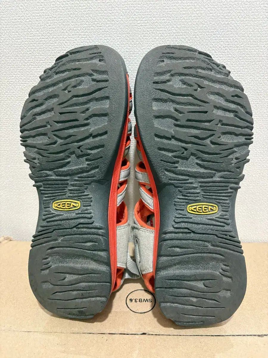KEEN 킨 ウィスパー サンダル240