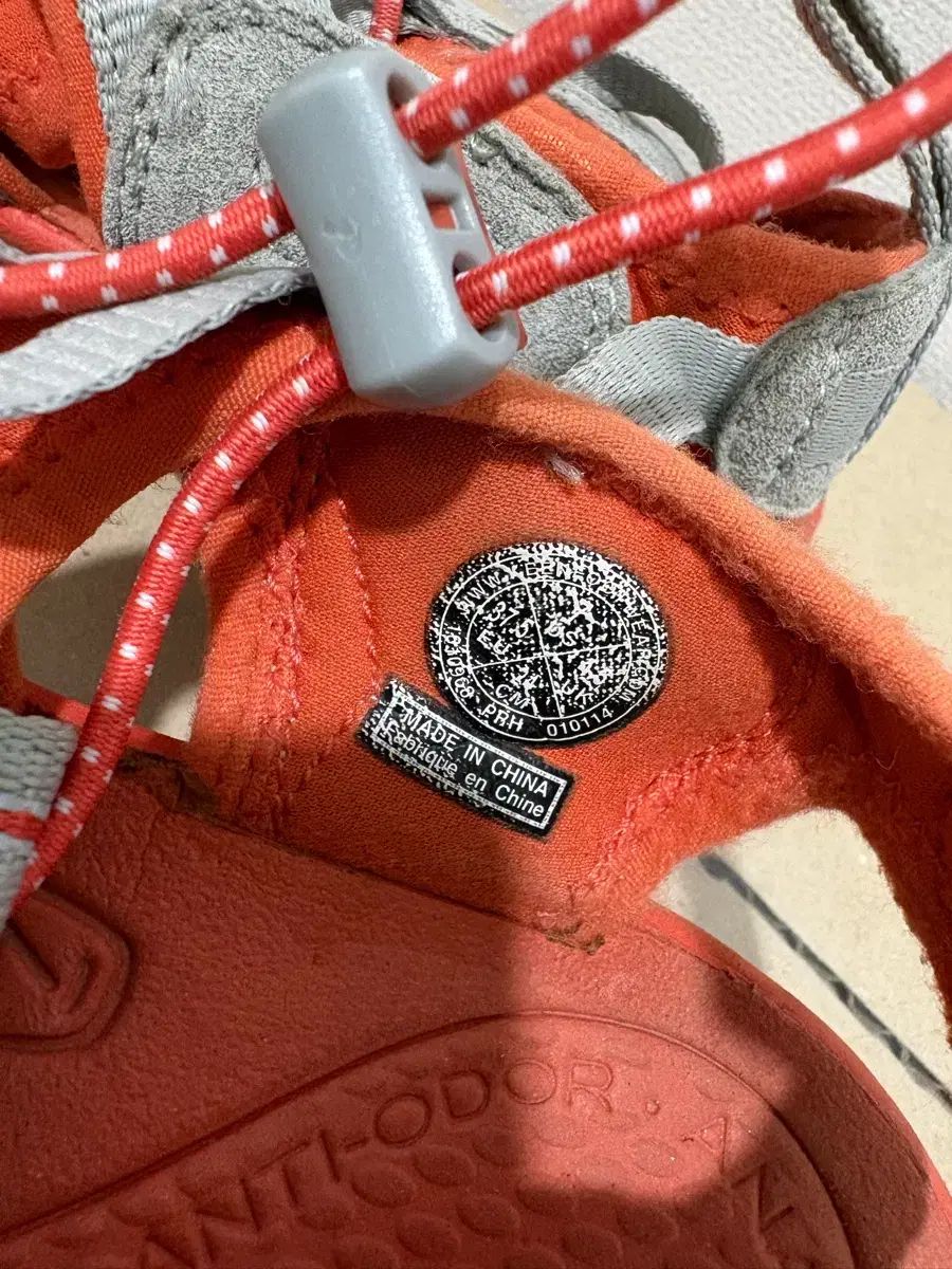 KEEN 킨 ウィスパー サンダル240