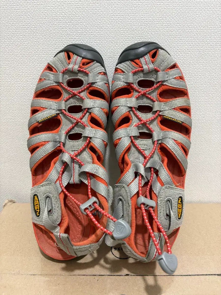 KEEN 킨 ウィスパー サンダル240