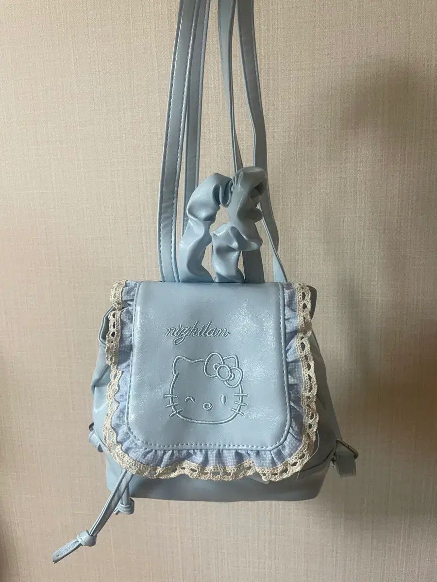 ハローキティ スカイブルー エナメル バックパック