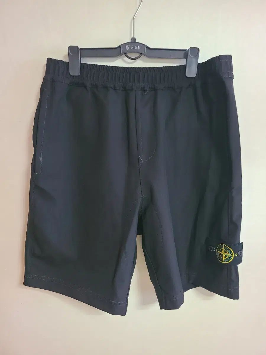 STONE ISLAND ストーンアイランド ワッペン ハーフパンツ