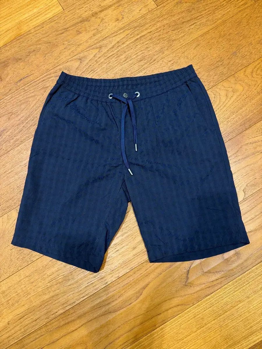MARK & LONA マークアンドロナ ネイビー色 ハーフパンツ