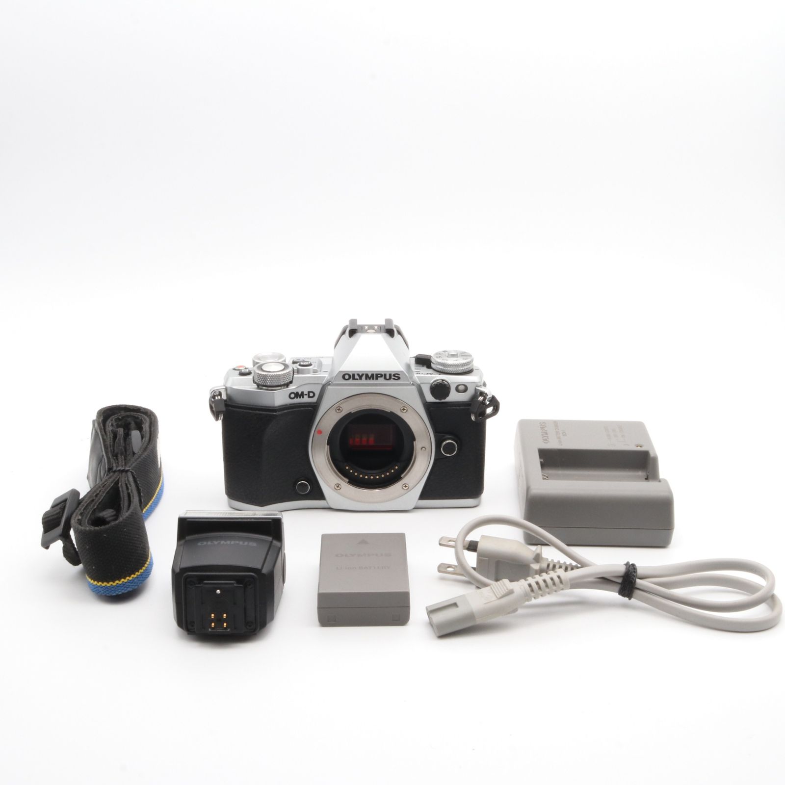 【シャッター回数：2650回】OLYMPUS OM-D E-M5 MarkII ボディー シルバー 〔マイクロフォーサーズマウント〕