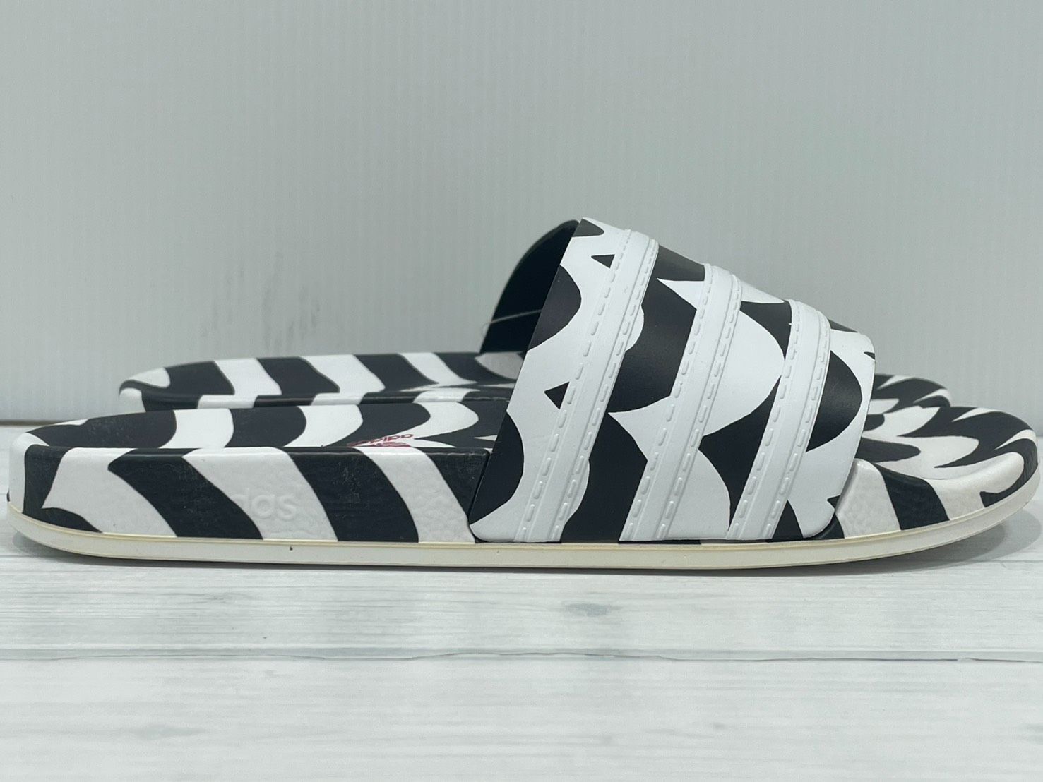 【塩】未使用 adidas marimekko アディダス マリメッコ コラボサンダル サンダル 24.5~25.0センチ ソールに黄ばみあり【24012CK】E30 【塩】未使用 adidas marimekko アディダス マリメッコ コラボサンダル サンダル 24.5~25.0センチ ソールに黄ばみあり【24012CK】E30