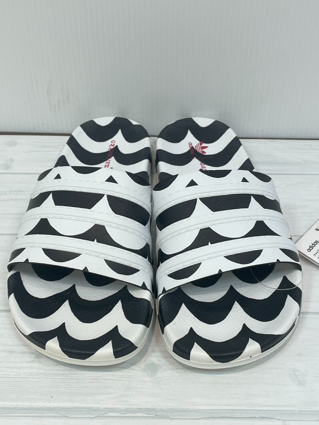 【塩】未使用 adidas marimekko アディダス マリメッコ コラボサンダル サンダル 24.5~25.0センチ ソールに黄ばみあり【24012CK】E30 【塩】未使用 adidas marimekko アディダス マリメッコ コラボサンダル サンダル 24.5~25.0センチ ソールに黄ばみあり【24012CK】E30