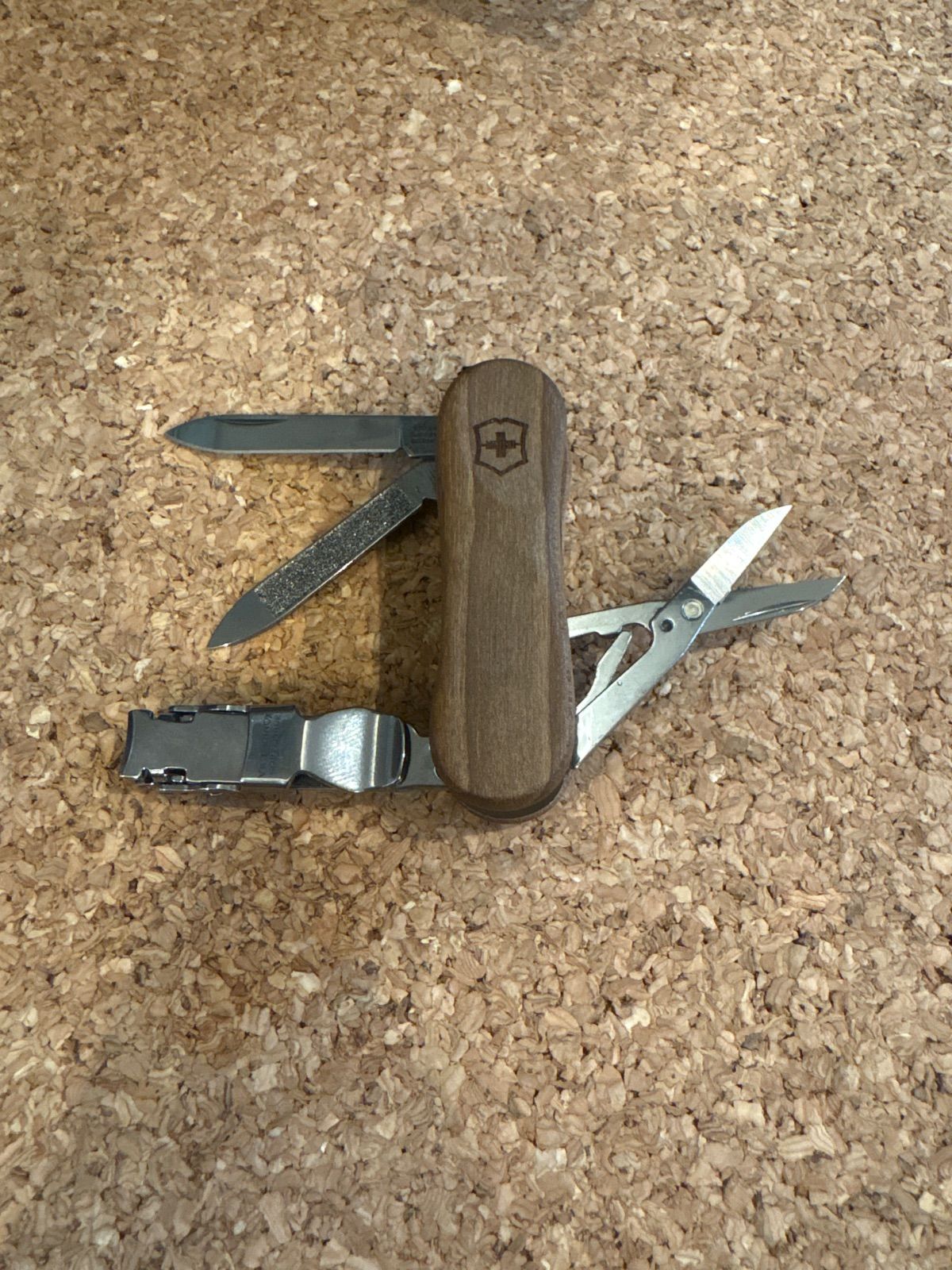 【VICTORINOX】ネイルクリップ ウッド 580