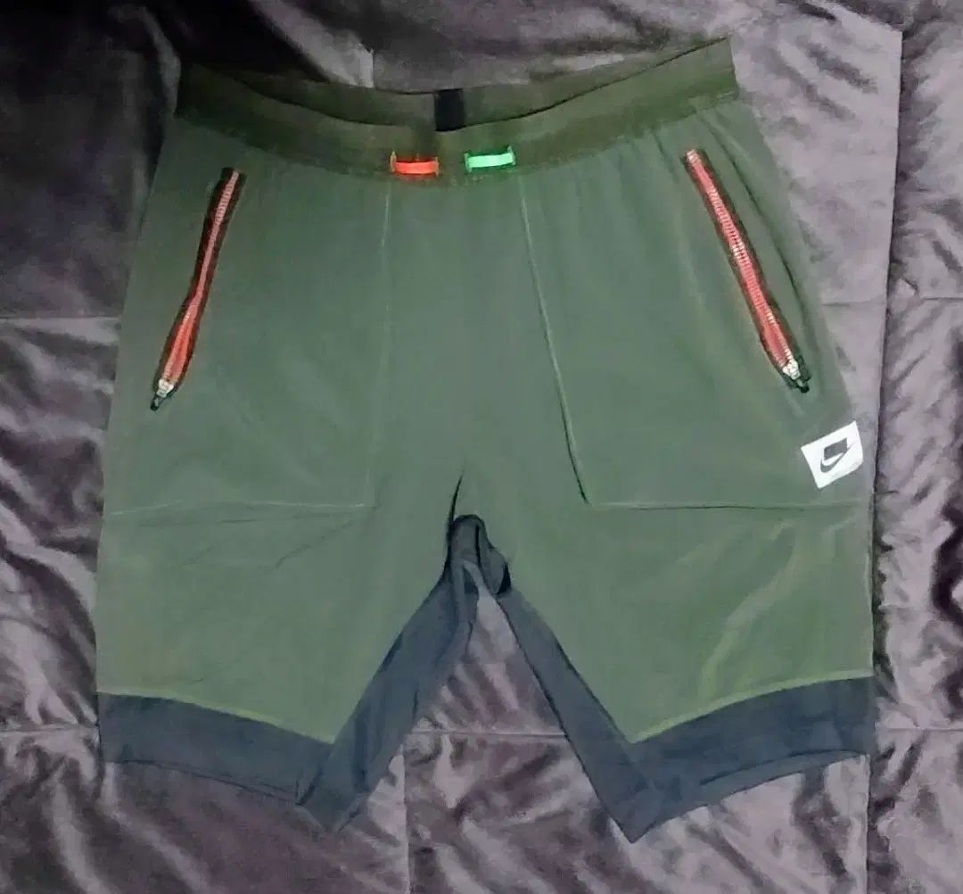 (正規品) NIKE ドライフィット カーキ色 ハーフパンツ L 30 - 31 未使用 新 (正規品) NIKE ドライフィット カーキ色 ハーフパンツ L 30 - 31 未使用 新
