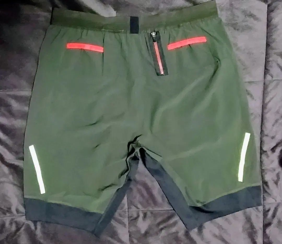 (正規品) NIKE ドライフィット カーキ色 ハーフパンツ L 30 - 31 未使用 新 (正規品) NIKE ドライフィット カーキ色 ハーフパンツ L 30 - 31 未使用 新