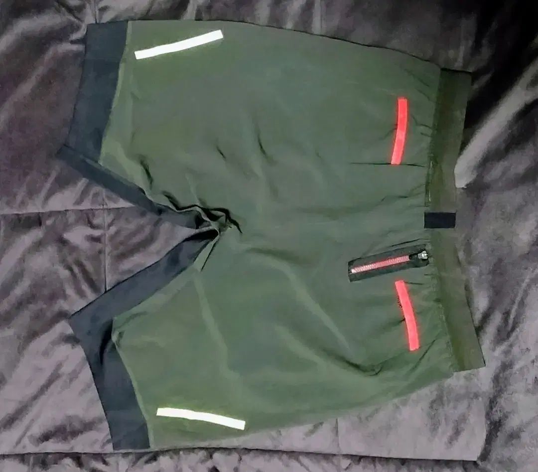 (正規品) NIKE ドライフィット カーキ色 ハーフパンツ L 30 - 31 未使用 新 (正規品) NIKE ドライフィット カーキ色 ハーフパンツ L 30 - 31 未使用 新