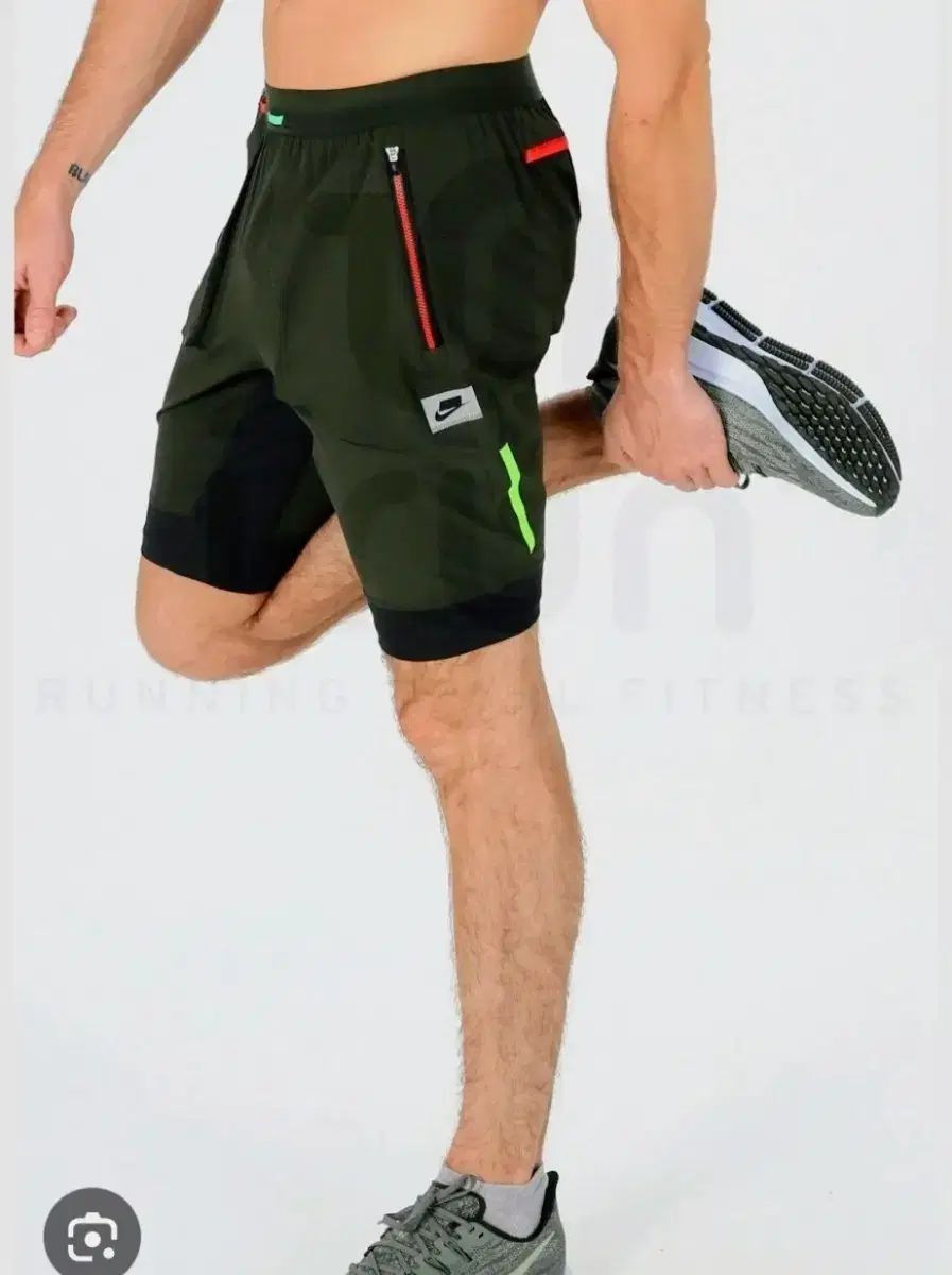 (正規品) NIKE ドライフィット カーキ色 ハーフパンツ L 30 - 31 未使用 新