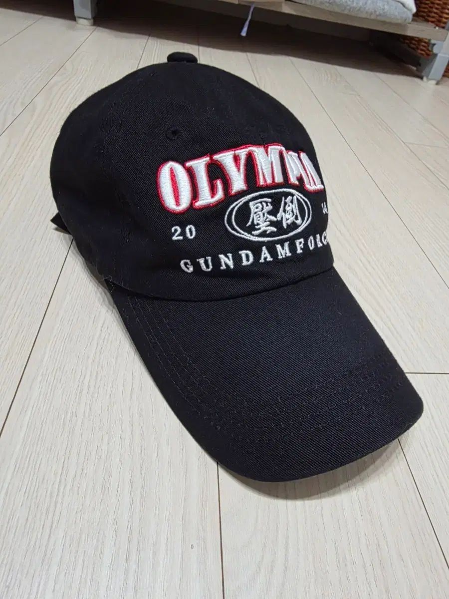 圧倒ベースボールキャップ出品