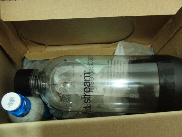 生活家電 sodastream ソーダストリーム 炭酸水メーカー GENESIS v3