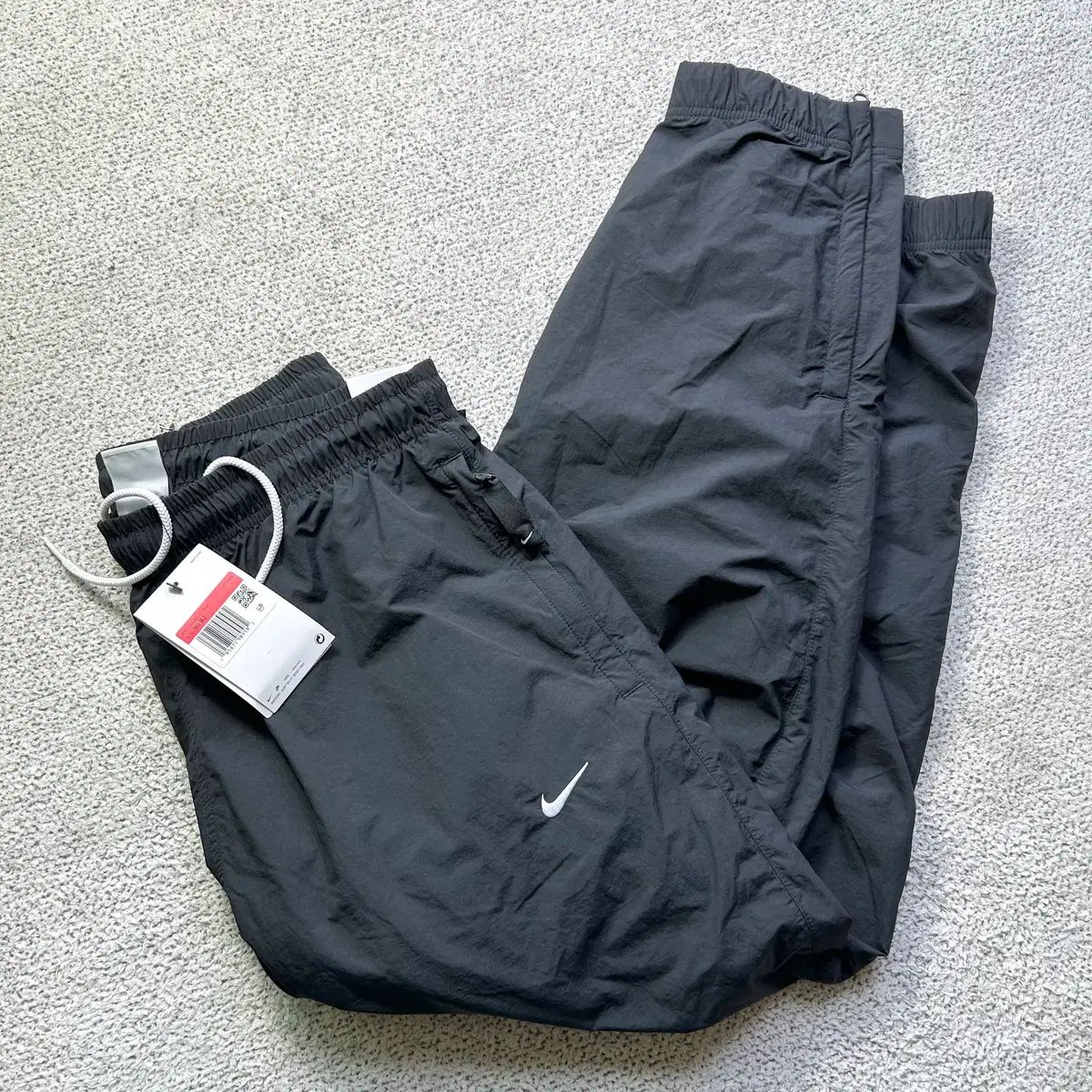 新品/NRG NIKE ナイキ ソロ スウッシュ トラック パンツ ブラック L 100
