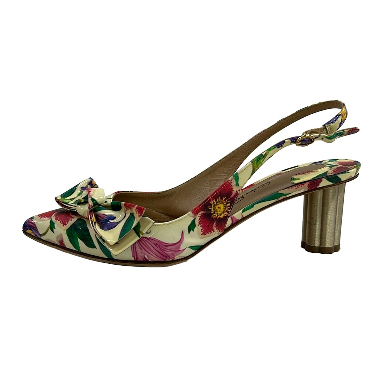 FERRAGAMO/SalvatoreFerragamo(サルバトーレフェラガモ) サンダル 6 1/2 D レディース - アイボリー×レッド×マルチ 花柄/リボン レザー