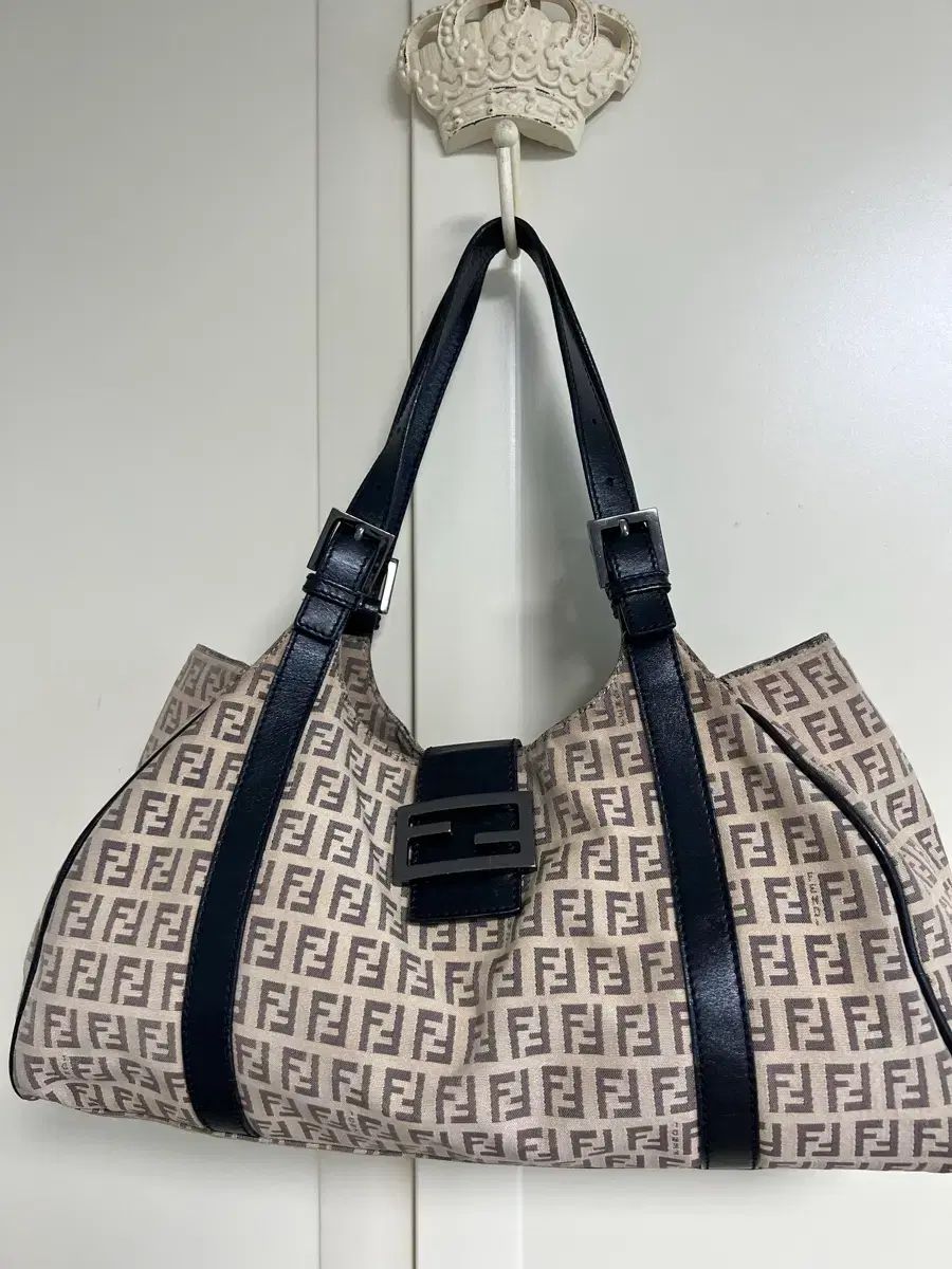 フェンディ ズッカ トゥー バッグ 正規品