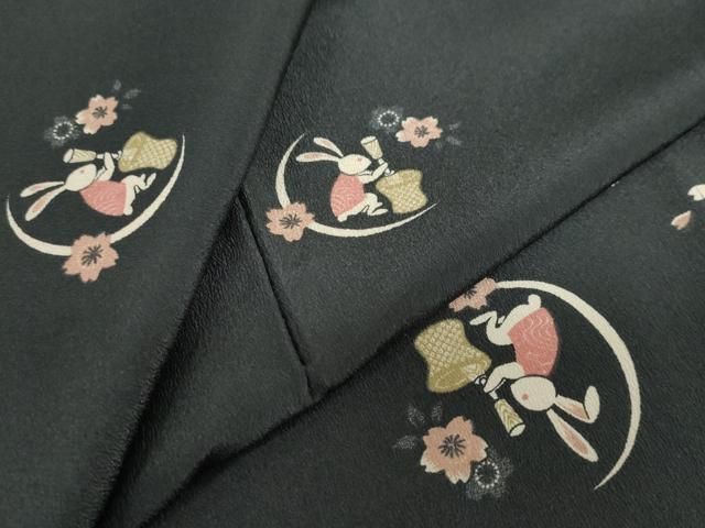 平和屋着物●小紋　舞桜文　月兎　黒地　洗える着物　DABF1604ud