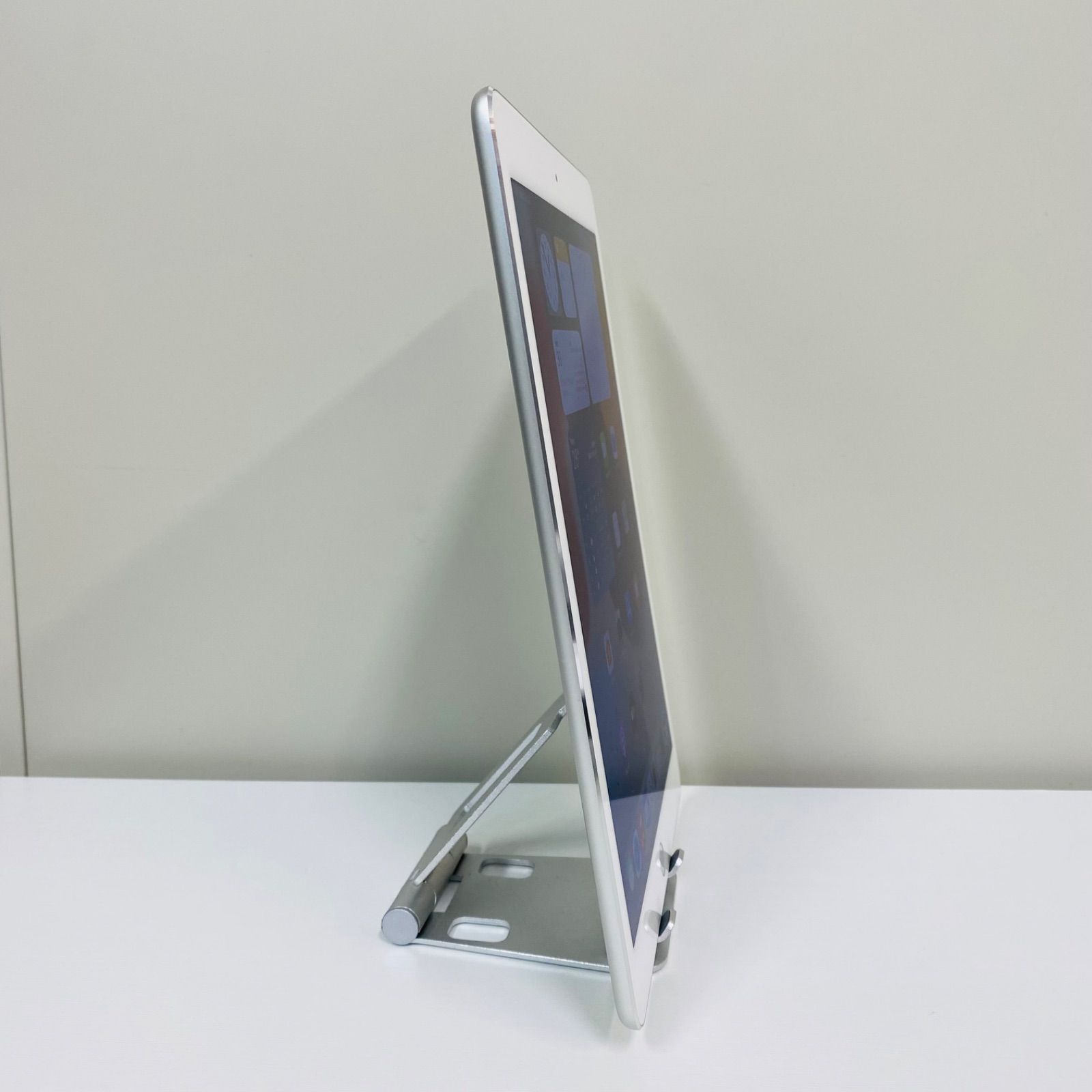 iPad Air2 シルバー 32GB 美品 - メルカリ