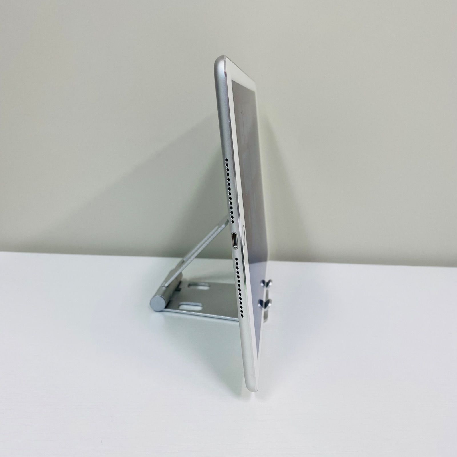 iPad Air2 シルバー 32GB 美品 - メルカリ