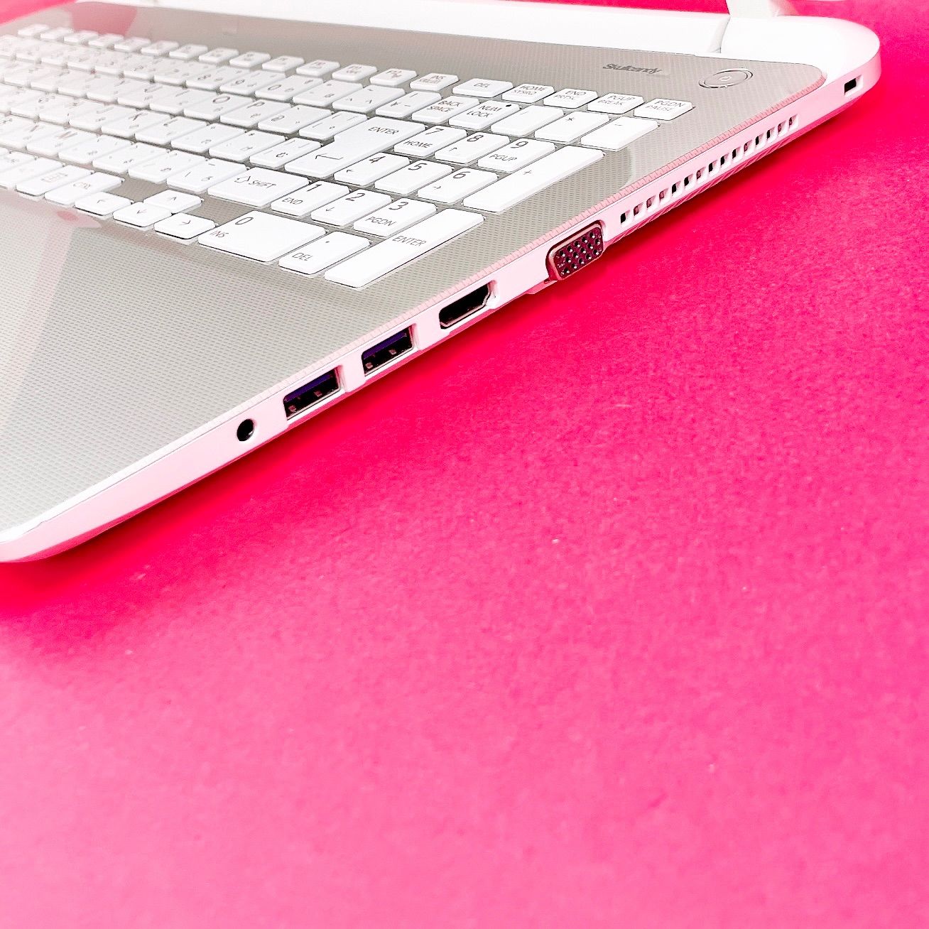 美品✨️東芝 dynabook 高性能Corei7✨️人気No.1✨️おしゃれゴールド