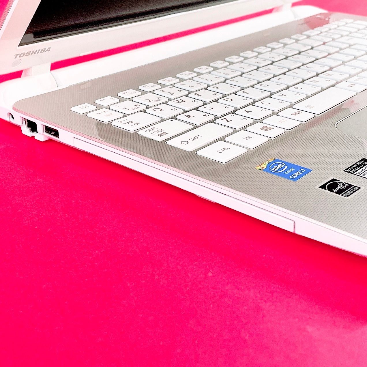 美品✨️東芝 dynabook 高性能Corei7✨️人気No.1✨️おしゃれゴールド