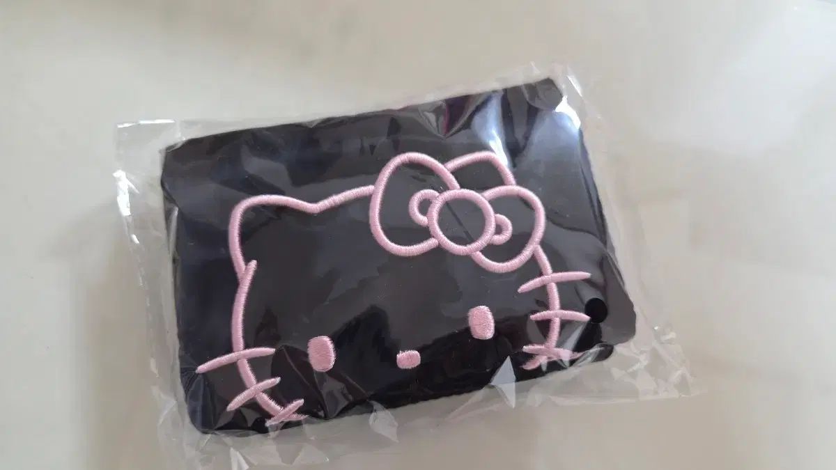 WAKEMAKE ハローキティ パスポートケース 新品