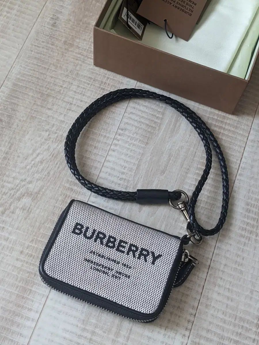 新品 正規品 BURBERRY バーバリー ネックレス 財布 コインケース カードウォレット