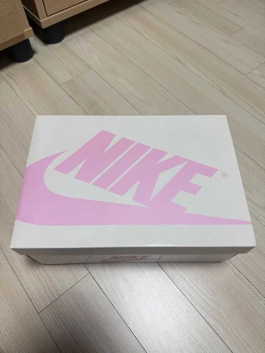 ジョーダン1 トラヴィススコット シャイピンク 255