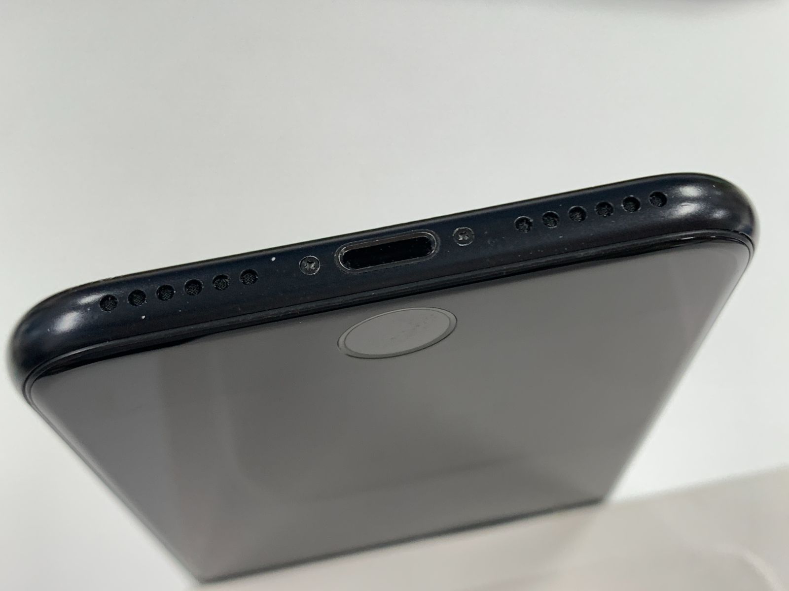ジャンク 電池81%SIMフリーiPhone SE(第2世代) 64GB ブラック - メルカリ