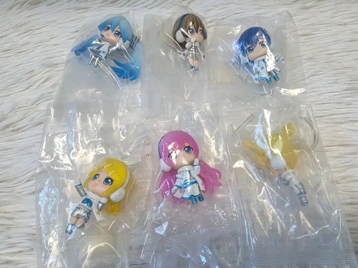 (まとめ売り) VOCALOID（ボーカロイド・ボカロ）初音 ミク 鏡音リン・レン カイト ゆき フィギュア 9,891円