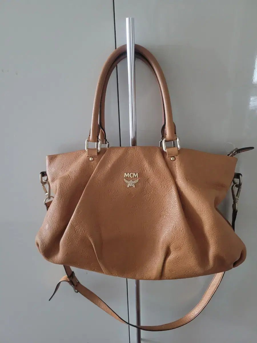 MCM トートバッグ/ショルダーバッグ キャメル色