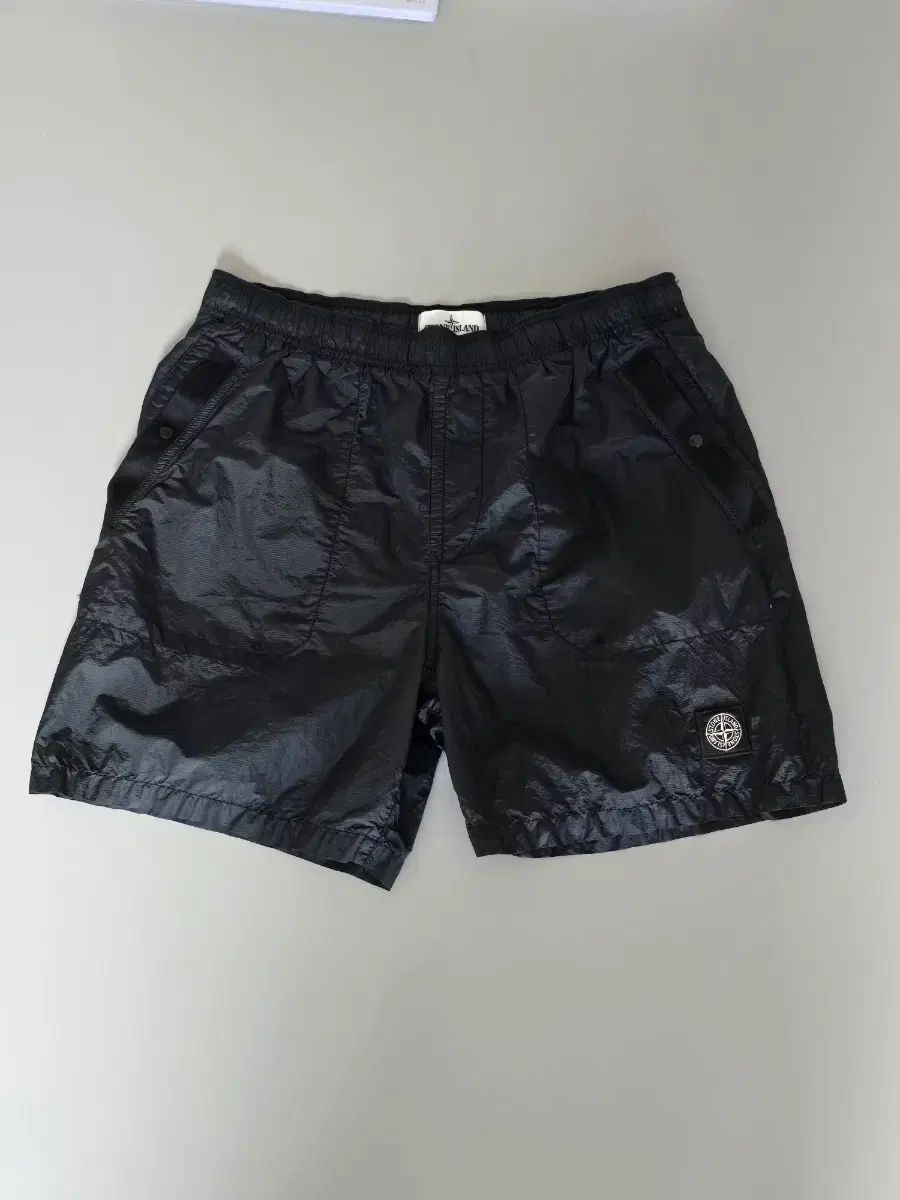 STONE ISLAND ストーンアイランド ハーフパンツ Mサイズ