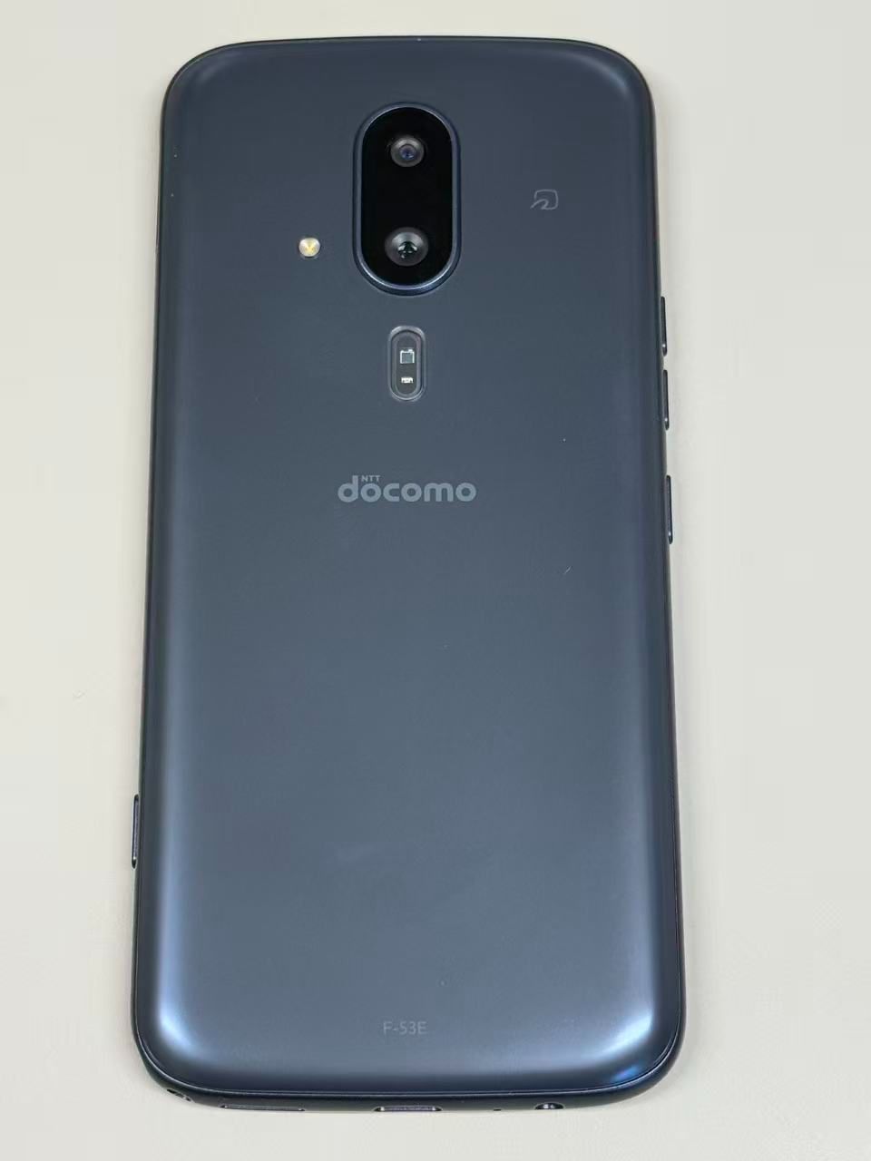 新品同様品 docomo らくらくスマートフォン F-53E ネイビー - メルカリ
