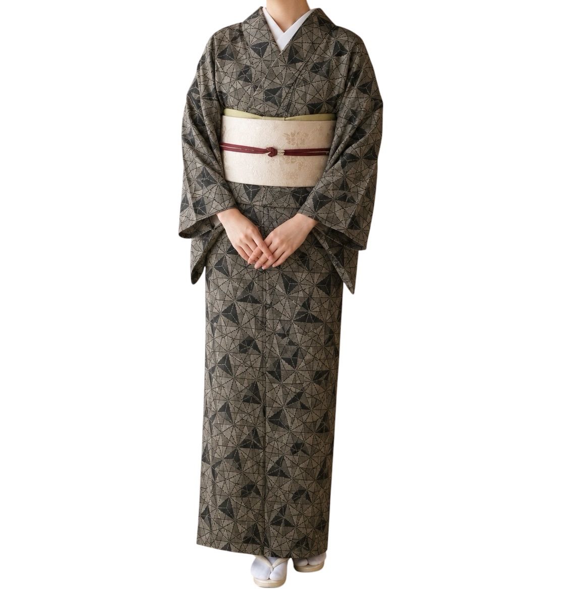 J906 大島紬 幾何学模様 正絹 和装 和服 着物 - メルカリ