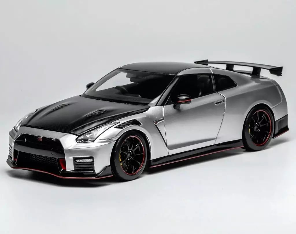 【新品】ミニカー 1/18 Nissan GT-R NISMO (R35) Special Edition 2022 Ultimate Metal Silver [M83528]