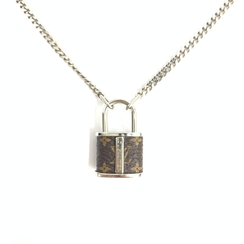 【美品】ルイヴィトン M00525 MNGロケット ネックレス 中古】LOUIS VUITTON ペンダント・MNGロケット M00525 メタル PVC ルイ