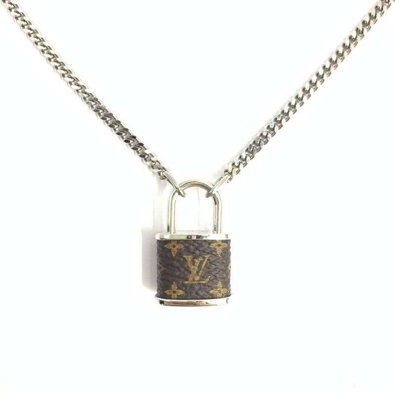 【美品】ルイヴィトン M00525 MNGロケット ネックレス 中古】LOUIS VUITTON ペンダント・MNGロケット M00525 メタル PVC ルイ