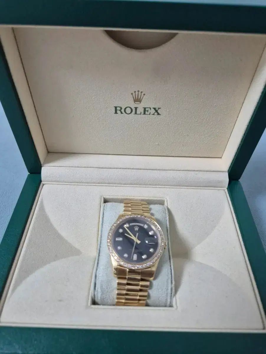 ROLEX 18238 デイデイト 36 ベゼルダイヤ 金無垢