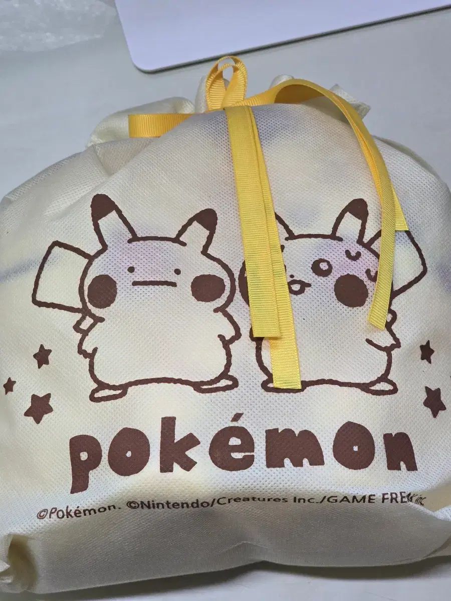 ポケモン ぷにぷに メタモンの Haru ぬいぐるみ IN 中 ピカチュウ