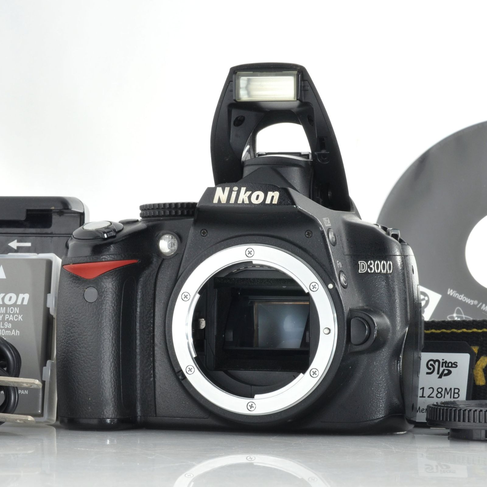 ニコン】Nikon D3000 デジタル一眼レフ + SDカード、バッテリー #T198B