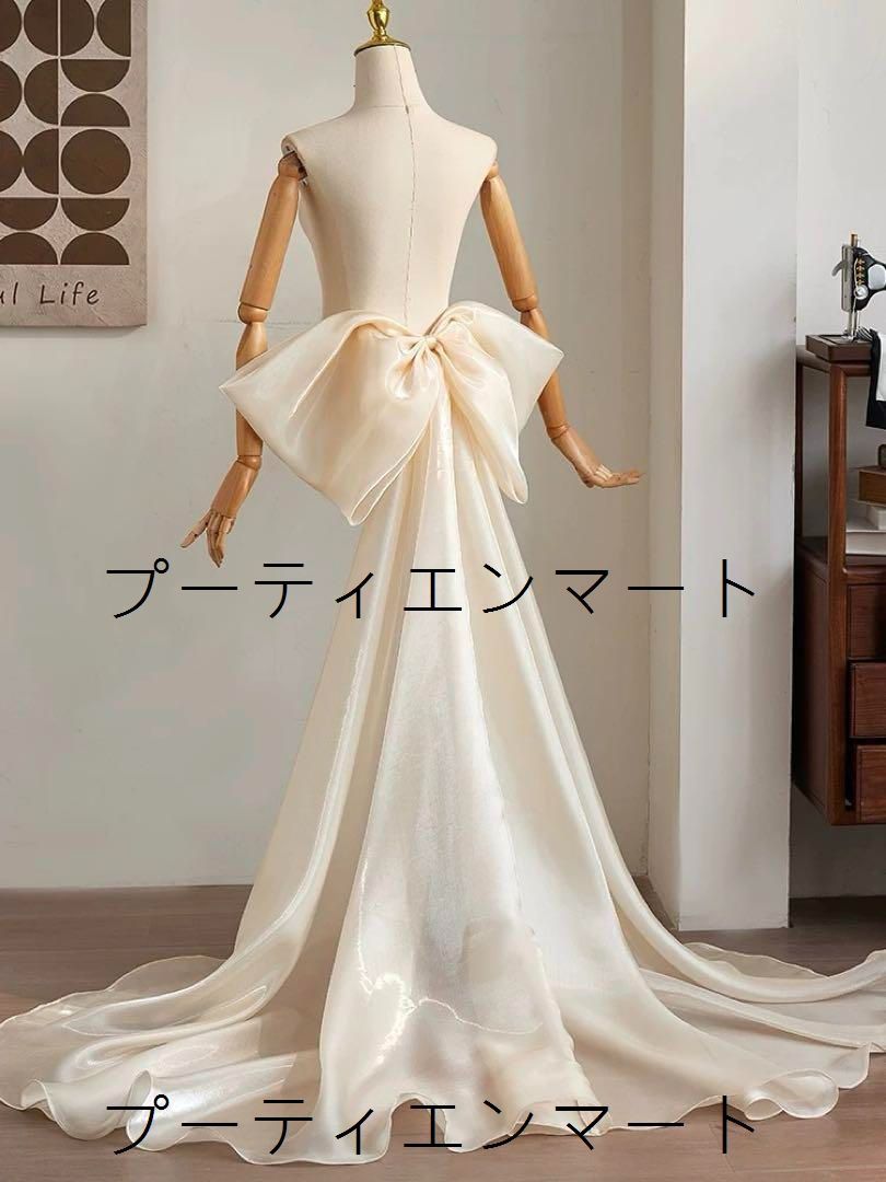 人気商品 26年新作 光沢感ある生地のシンプルなトレーン付きバックリボン