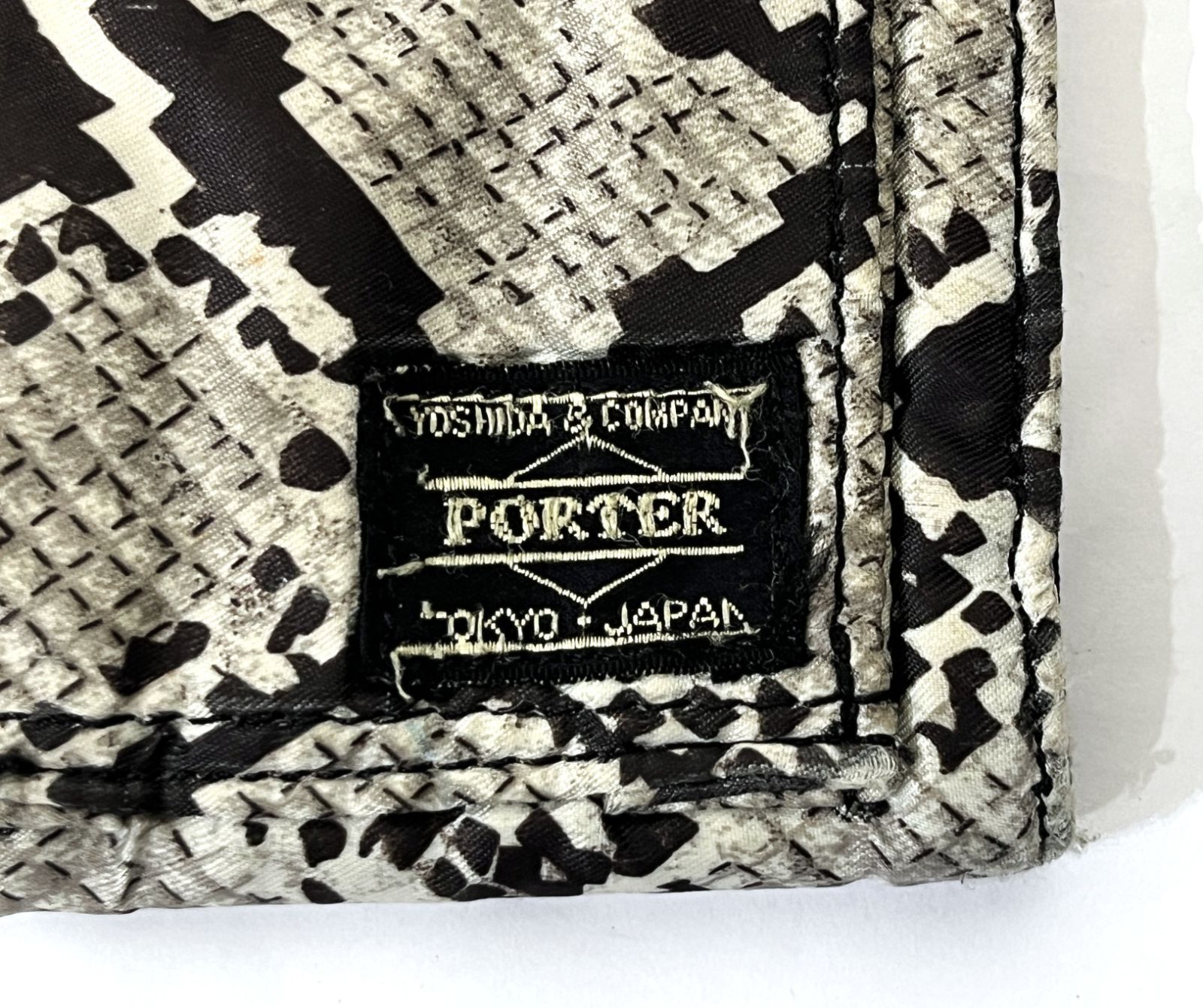 HEAD PORTER｜ヘッドポーター パイソン柄 二つ折りウォレット 財布