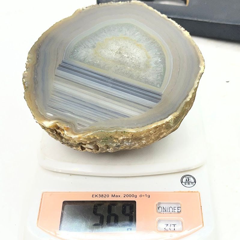 【中古】天然 アゲート 縞瑪瑙 1㎏　ペア　台付き　幅9高10奥5センチ【送料無料】