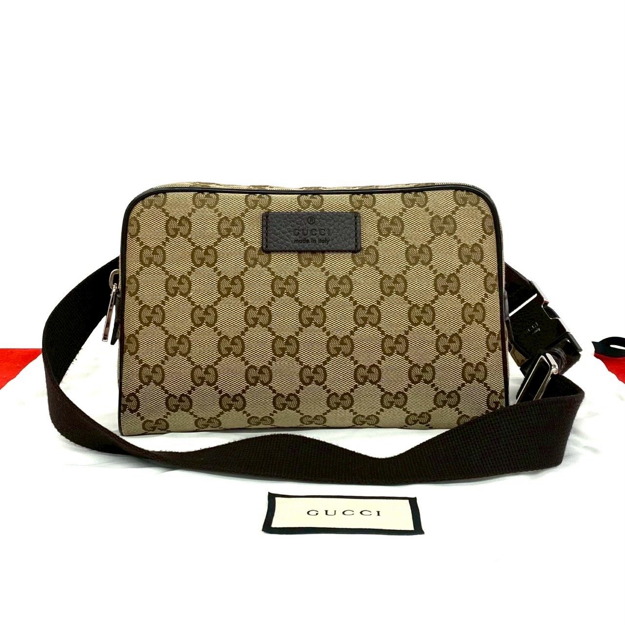 ほぼ未使用 保存袋付き GUCCI グッチ GG ロゴ 柄 キャンバス レザー 本